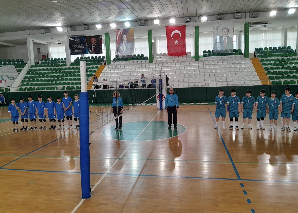 🏐 Okul Sporları Voleybol Küçükler Grup Müsabakaları Heyecanı Başladı!

Giresun’da düzenlenen Okul Sporları Voleybol Küçükler Kız/Erkek Grup Müsabakaları, gerçekleştirilen açılış seremonisiyle başladı.
👇
facebook.com/share/1GZ3SRgY…