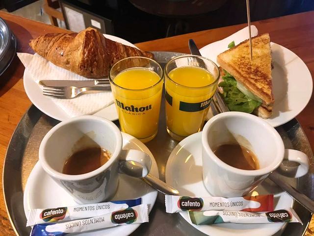 ¡Buenos días!
📆 Jueves 19 de febrero, día de mercado semanal en #Pravia donde os esperamos desde las 7:00 de la mañana en El Teatrillo.
🎯 Cómo llegar: share.google/VqdynOWZitre5U…
📷 Algunas de nuestras opciones para desayunar.
#FelizJueves #ElTeatrillo #Asturias