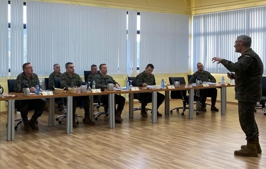 El Subdirector de Enseñanza del ET. 
general de brigada Rafael de Felipe
ha visitado la #AGBS TALARN  y ha podido comprobar, de mano del coronel director, el trabajo,  instalaciones y situación actual de la academia leridana.