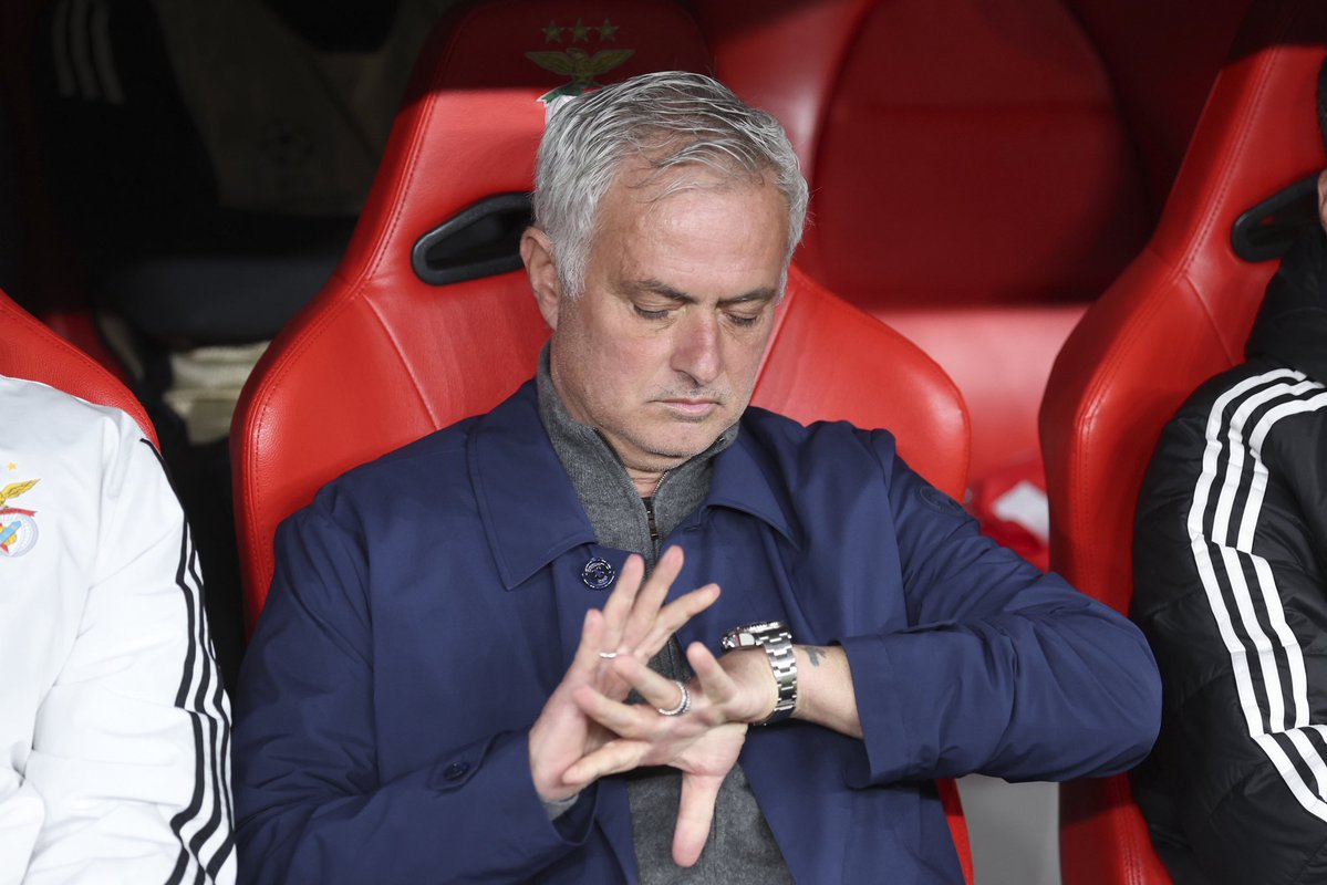 🚨 𝗟𝗜𝗟𝗜𝗔𝗡 𝗧𝗛𝗨𝗥𝗔𝗠 🇫🇷 𝗔𝗟𝗟𝗨𝗠𝗘 𝗝𝗢𝗦𝗘́ 𝗠𝗢𝗨𝗥𝗜𝗡𝗛𝗢 🇵🇹 𝗦𝗨𝗥 𝗟’𝗔𝗙𝗙𝗔𝗜𝗥𝗘 𝗩𝗜𝗡𝗜𝗖𝗜𝗨𝗦-𝗣𝗥𝗘𝗦𝗧𝗜𝗔𝗡𝗡𝗜 🤯 :

« Mourinho est un grand entraîneur, avec une carrière exceptionnelle, il a travaillé avec beaucoup de joueurs noirs dans sa vie et 𝗰̧𝗮