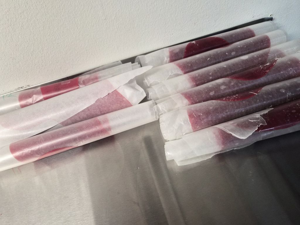 raptorprops's tweet image. Finished and wrapped silicone blood mats always remind me of fruit roll ups, I swear they smell like it 🤣

#sfxartist #raptorprops #siliconebloodmats #seattlesfx #blood