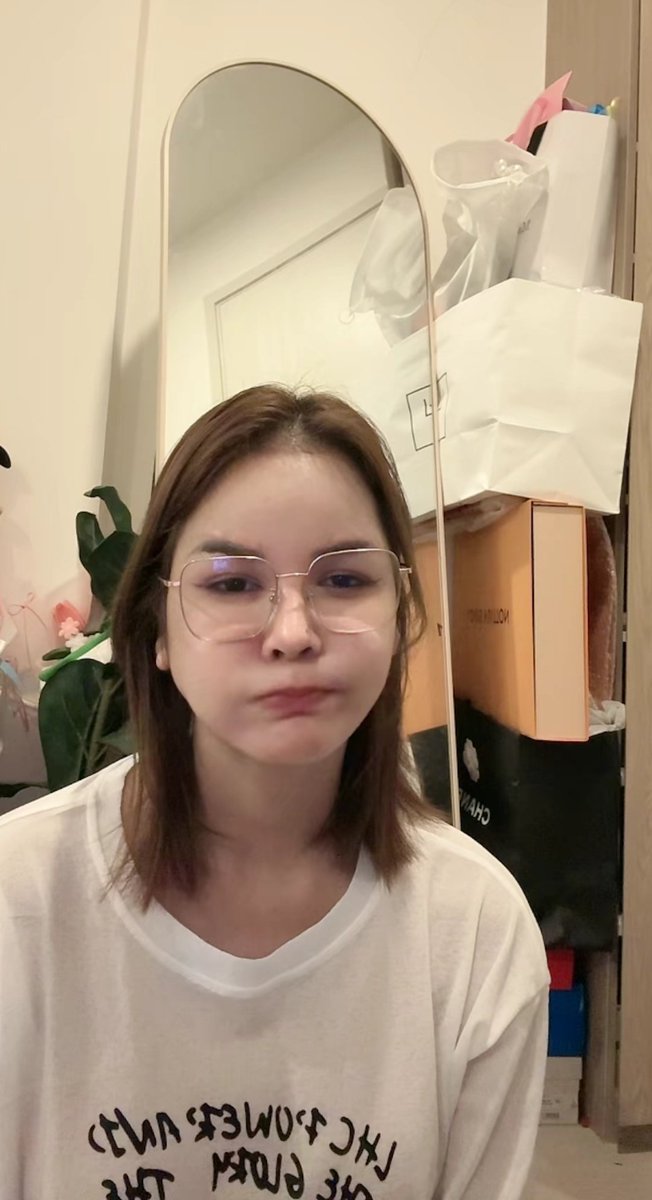 M_Myosotis_'s tweet image. ไอ้ตุ้ยไม่แต่งหน้ามันน่ารักอ่ะ เข้าใจพี่โมทุกอย่างงงง #โมแพร