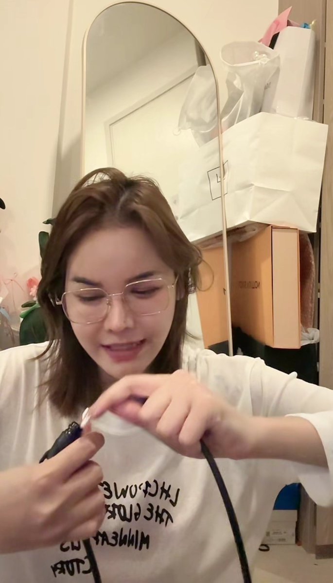 M_Myosotis_'s tweet image. ไอ้ตุ้ยไม่แต่งหน้ามันน่ารักอ่ะ เข้าใจพี่โมทุกอย่างงงง #โมแพร