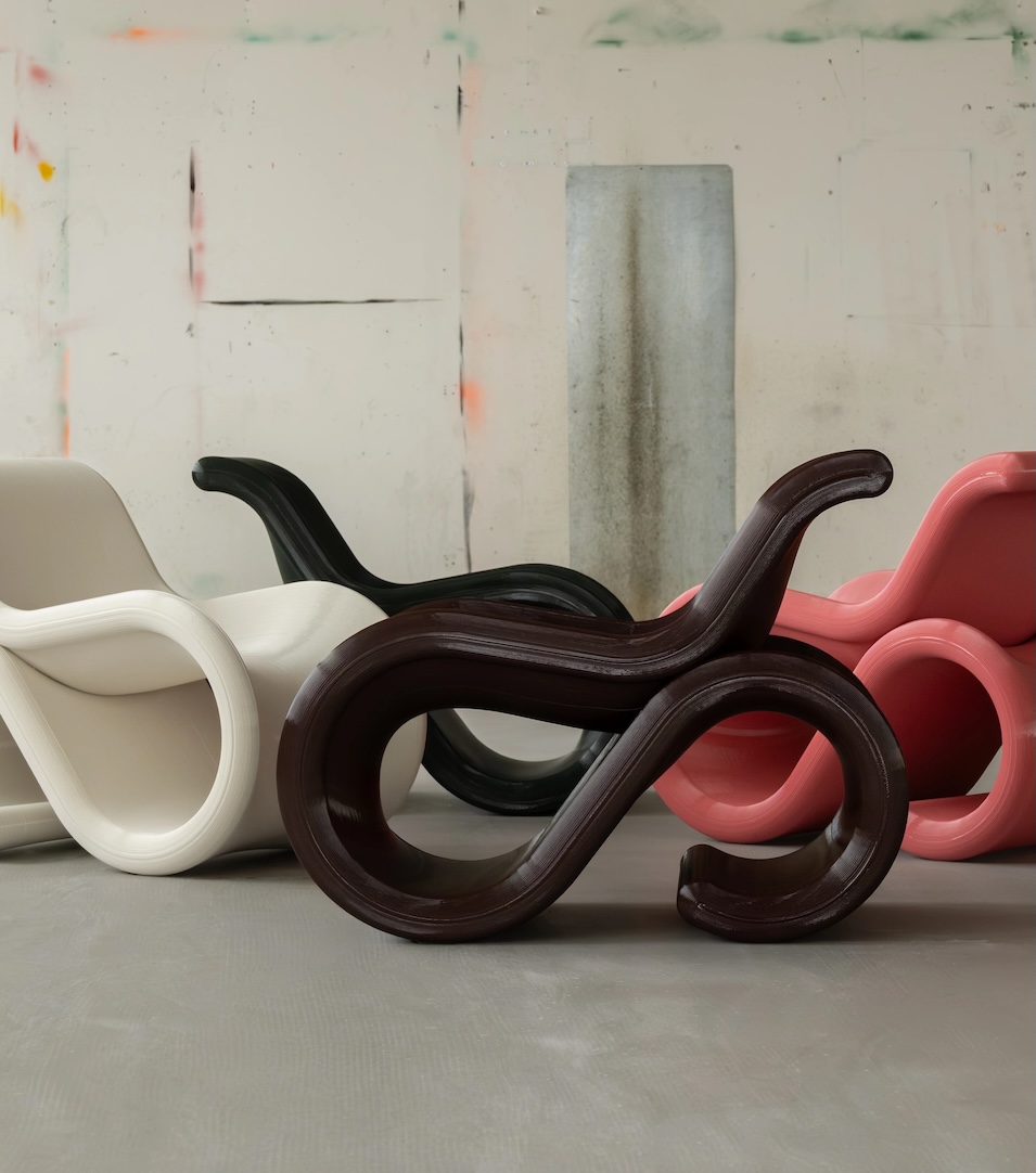 journaldesign's tweet image. La chaise Éclair s’inspire des courbes onctueuses d’une crème glacée 🍦
Toutes les infos et photos dans l'article : urls.fr/3rU8cH

#design #chair #3dprint #curves #furniture #sculptural #seat #Stockholm