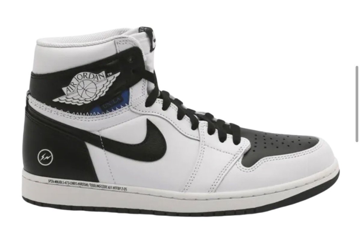 日頃の感謝を込めまして✨
プレゼント企画致します🎁

fragment design × UNION × Nike Air Jordan 1 Retro High OG "Black/White"

サイズ 
us9 (27.0cm)

■応募方法
✅代行GOD『<a href="/pukunarashi/">supreme 代行　GOD!!</a> 』フォロー
✅いいね❤️‍🔥
✅このツイートのRT♻️

応募締め切り
2月28日23時59分

どしどしご応募ください😊