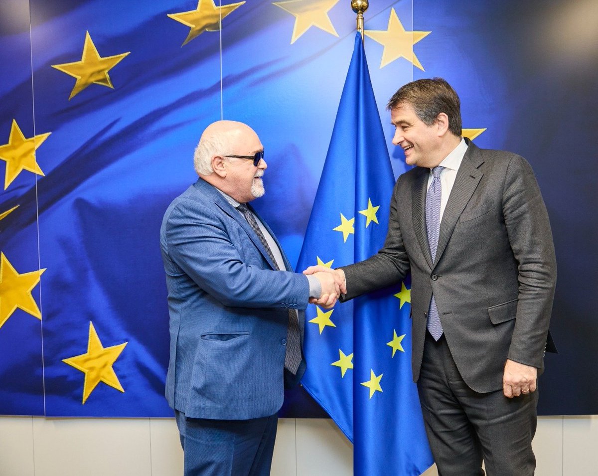 🇪🇺 A #Bruxelles ho incontrato <a href="/IVardakastanis/">Ioannis Vardakastanis</a>, presidente del Forum Europeo sulla Disabilità.
È stato un confronto franco e concreto su un punto essenziale: inclusione e accessibilità sono priorità politiche.

🏘La politica di coesione ha già contribuito a cambiare la vita di