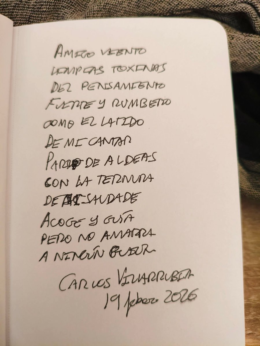 Amigo viento, limpias toxinas del pensamiento. Fuerte y rumbero como el latido de mi corazón. Parto de aldeas con la ternura de mi saudade... Acoge y guía, pero no amarra a ningún guión 
Carlos Villarrubia 
<a href="/VillarrubiaSong/">Carlos Villarrubia</a>