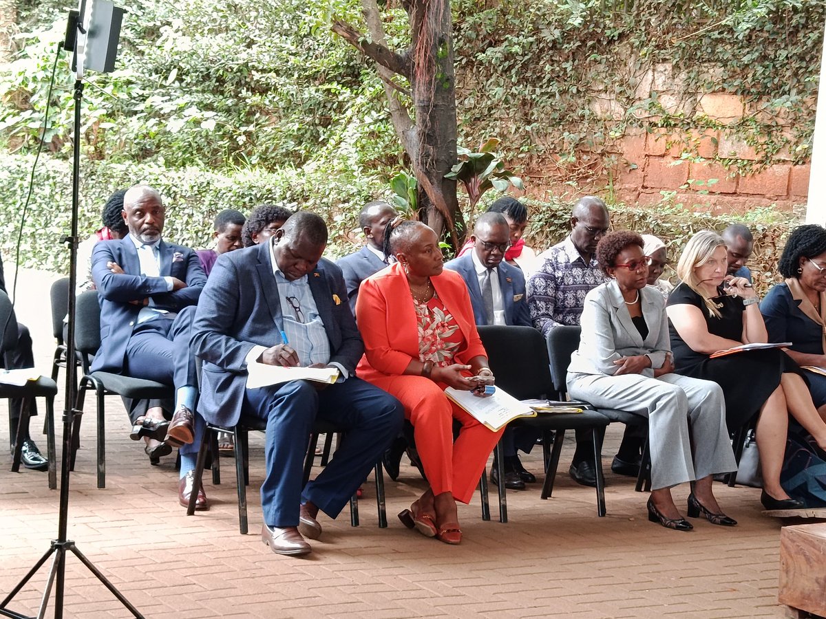 david_serumaga's tweet image. #ONGOING at @UgandaMediaCent: The Min of State for Planning, @AmosLugoloobi together With the Minister of Health, Dr. @JaneRuth_Aceng &amp;amp; Officials from the National Planning Authority, @UNFPA are Addressing the Media on the Launch of the State of Uganda Population Report. @kasujja