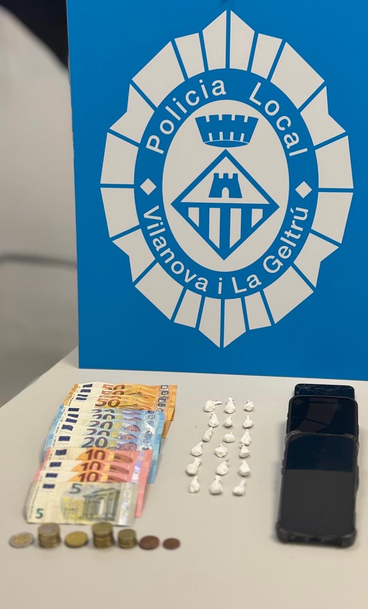 🚔 Detenció per delicte contra la salut pública
Ahir a la tarda, en un control preventiu, vam interceptar un vehicle amb indicis compatibles amb tràfic de substàncies estupefaents.
➡️ Es van intervenir diversos embolcalls, i diners fraccionats.
➡️ Es van detenir els dos ocupants