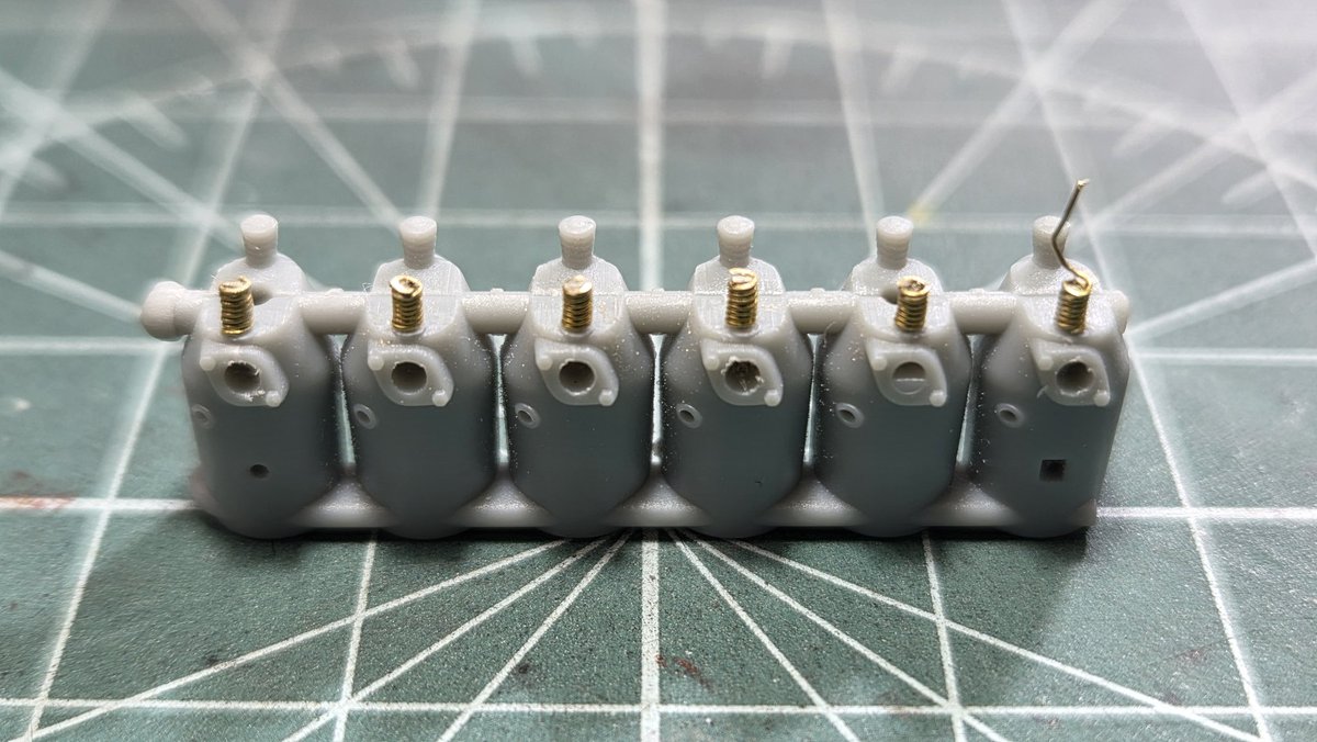 WINGNUT WINGS 1/32 Pfalz D.Ⅲa エンジンから製作開始 型抜きの関係