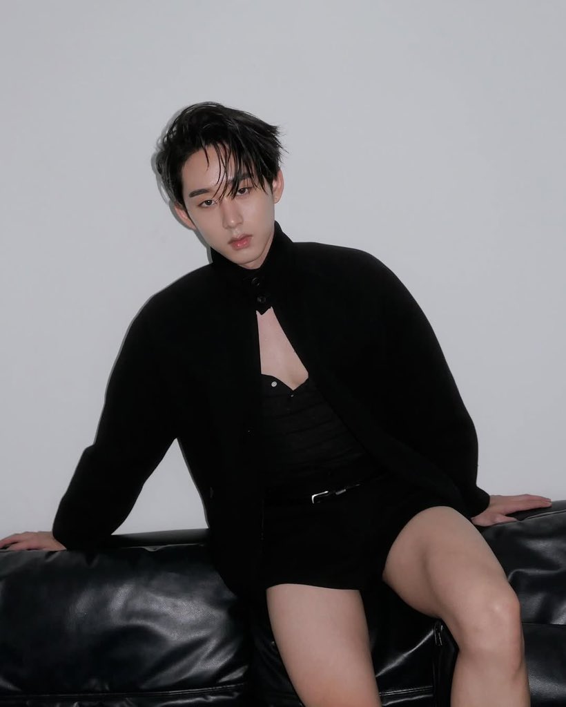 แต่เซตนี้ให้เลยอะ อยากรู้ในหัวนางมีบทอะไร เมียหลวงฟ้องหย่าชนะหรอ คือจริตให้มากจริงๆ