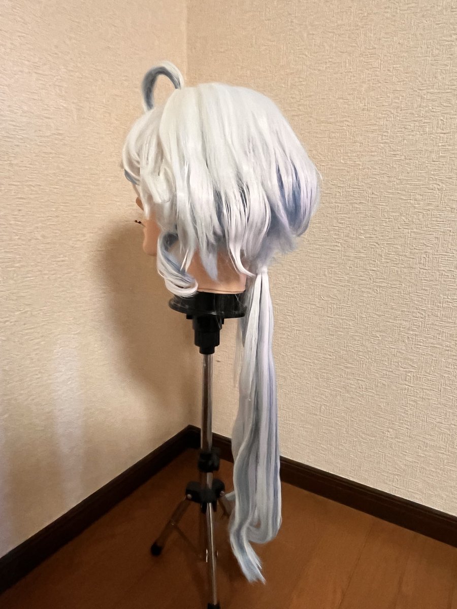 白フリーナのウィッグ製作させて頂きました❣️ 触覚部分はワイヤーを