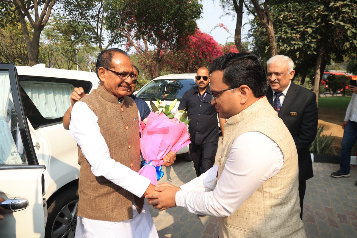 iefccsniam's tweet photo. चौधरी चरण सिंह राष्ट्रीय कृषि विपणन संस्थान, जयपुर में  में माननीय केंद्रीय कृषि मंत्री श्री शिवराज सिंह चौहान जी के कर-कमलों से उद्यमिता एवं नवाचार महासंघ द्वारा समर्थित 5 कृषि स्टार्टअप्स के उत्पादों का शुभारंभ हुआ साथ ही 14 स्टार्टअप्स की प्रदर्शनी ने कृषि नवाचार को नई दिशा दी https://t.co/teHPFyirDl