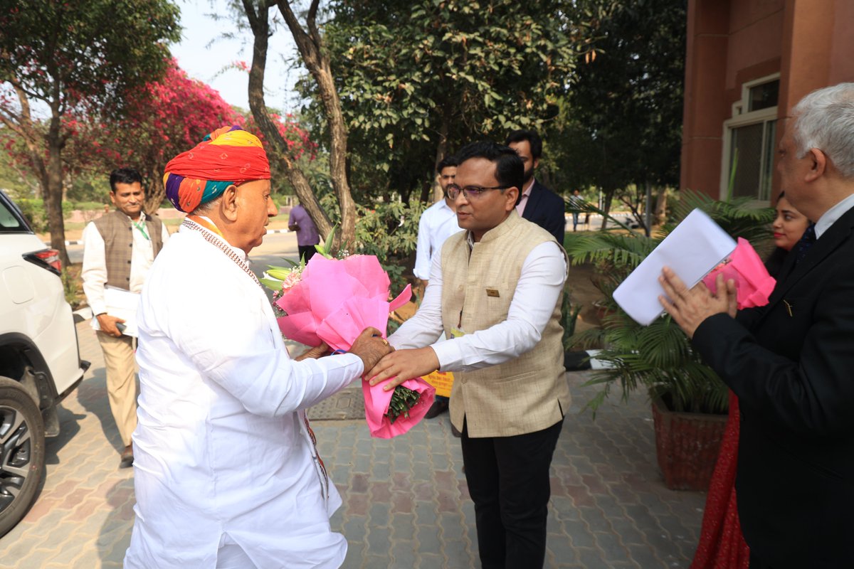 iefccsniam's tweet photo. चौधरी चरण सिंह राष्ट्रीय कृषि विपणन संस्थान, जयपुर में  में माननीय केंद्रीय कृषि मंत्री श्री शिवराज सिंह चौहान जी के कर-कमलों से उद्यमिता एवं नवाचार महासंघ द्वारा समर्थित 5 कृषि स्टार्टअप्स के उत्पादों का शुभारंभ हुआ साथ ही 14 स्टार्टअप्स की प्रदर्शनी ने कृषि नवाचार को नई दिशा दी https://t.co/teHPFyirDl