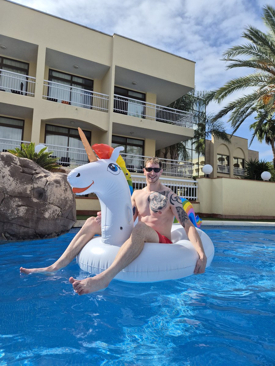 ericwalkeruk's tweet image. Riding ny noble steed into battle for a place in this week's South Coast Music Chart. Please don't forget to give me a vote before it closes tomorrow evening 🗳