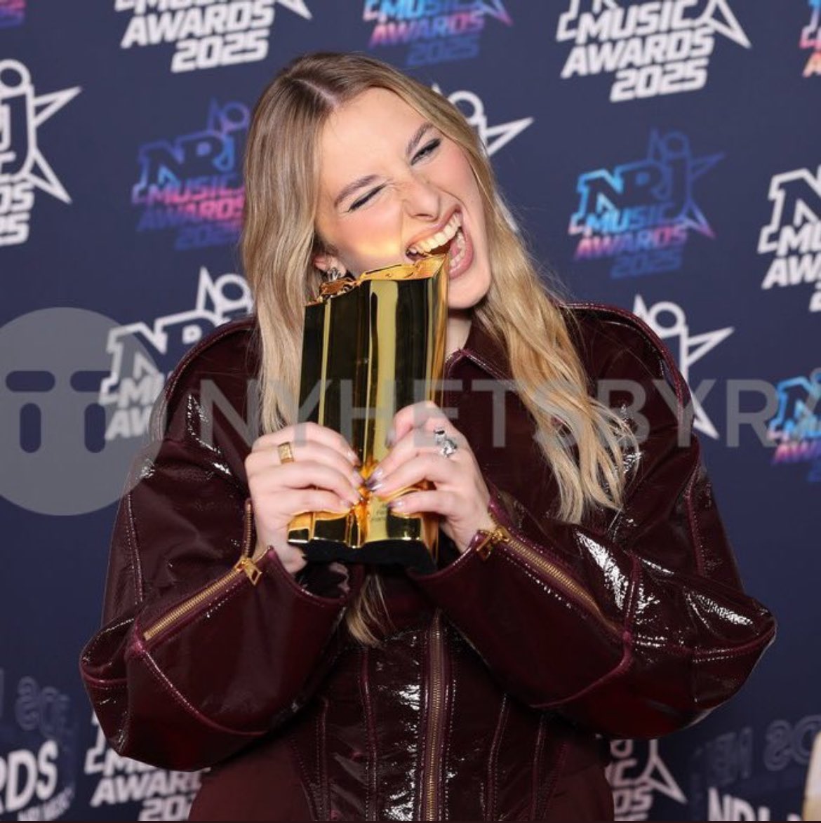 Birthday Queen 🥳👑🥰

#HelenaBailly