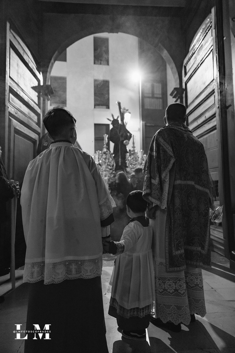 LMFotosCofrades tweet media