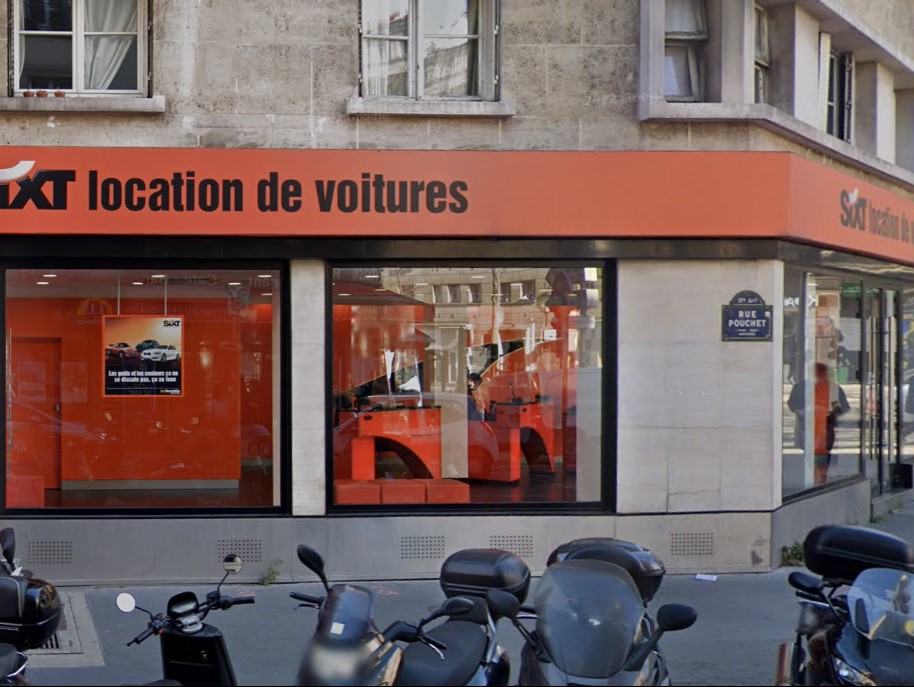 HistoireParis17's tweet image. #JeudiCommerces n° 1⃣2⃣6⃣ #Epinettes
Au 2 rue Pouchet, à l'angle de l'avenue de Clichy, se trouvait vers 1970 une boutique qui présentait toutes les dernières nouveautés en matière d'électro-ménager.
Un temps occupé par "Paris Affaires" puis par "Joker", bazars aux prix