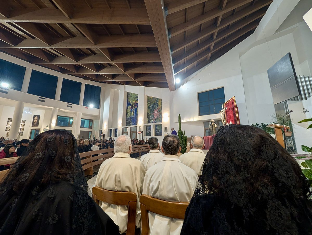 Ieri sera la Delegazione di Scafati (SA) 'Nostra Signora Regina della Palestina', rappresentata dal Delegato Comm. Avv. Pirozzi, alla presenza del Cerimoniere Laico di Luogotenenza Gr. Uff. Dott. Contaldi - ha partecipato alla Santa Messa con l'Imposizione delle Ceneri.