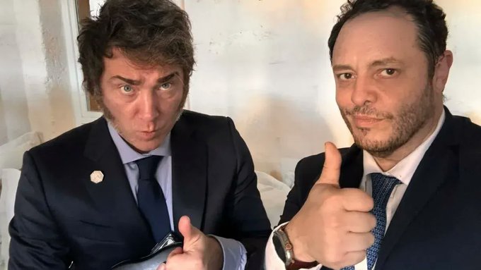 CLEPTOCRACIA... "GOBIERNO DE LADRONES"...
Sobreprecios y "clima de terror": acusan a Demian Reidel de hostigar a gerentes de Nucleoeléctrica para direccionar contrataciones ambito.com/c6246522 a través de <a href="/Ambitocom/">Ámbito Financiero</a>