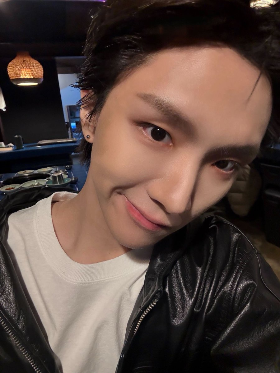 Hi~ jangan lupa makan enak dan banyak ya kalian semua