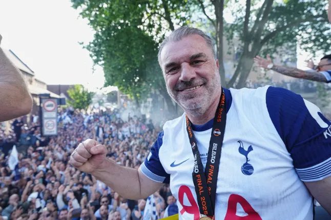 SpursArmyTweets's tweet image. 🚨🎙️ Ange Postecoglou: “We had three unbelievable days - Bilbao and then the bus at the parade, that’s worth more than anything else in life.

“And that will stand the test of time. I think if I ever go back to Tottenham in 10-years time, I think I’d be received well because of