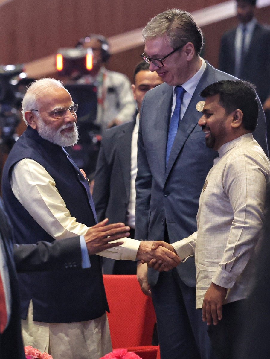 Narendra Modi tweet media