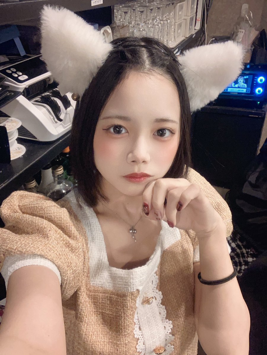 にゃんにゃーん🐱餌(推しにぎり)欲しいなぁ🥺