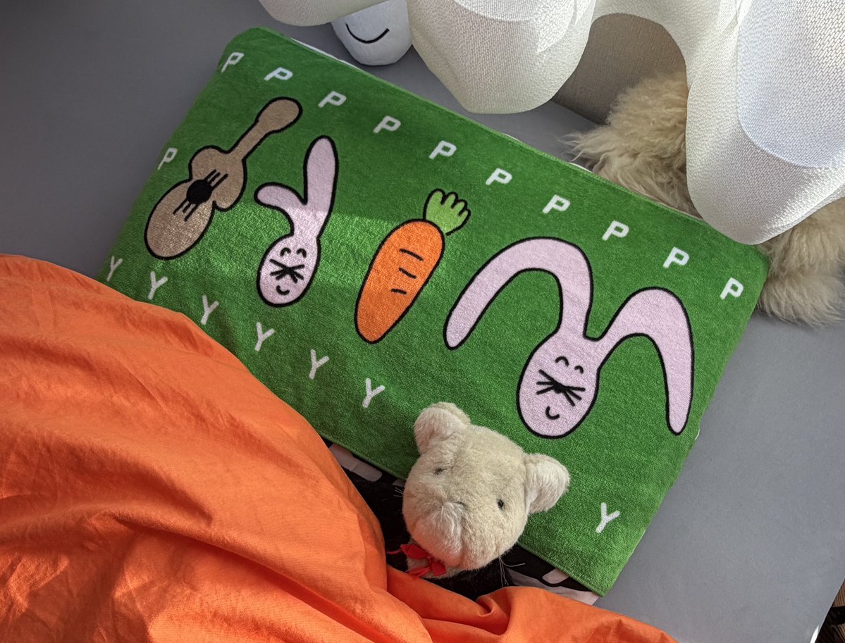 aimyonGtter's tweet image. やほ〜！
ファンクラブツアーのグッズができました🐰
まずは第一弾 です 🥕

✨刺繍T・タオル・ネイルシール ✨