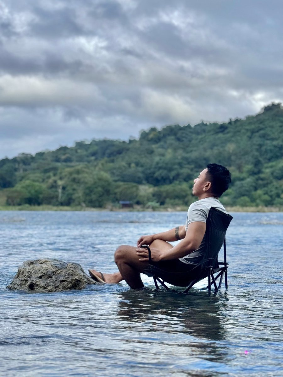 dUnsentLetters's tweet photo. Feet in the water,
mind above the noise.
No rush.
No pressure.
Just stillness,
and the kind of peace
you don’t have to chase. https://t.co/yuibMhEOkH