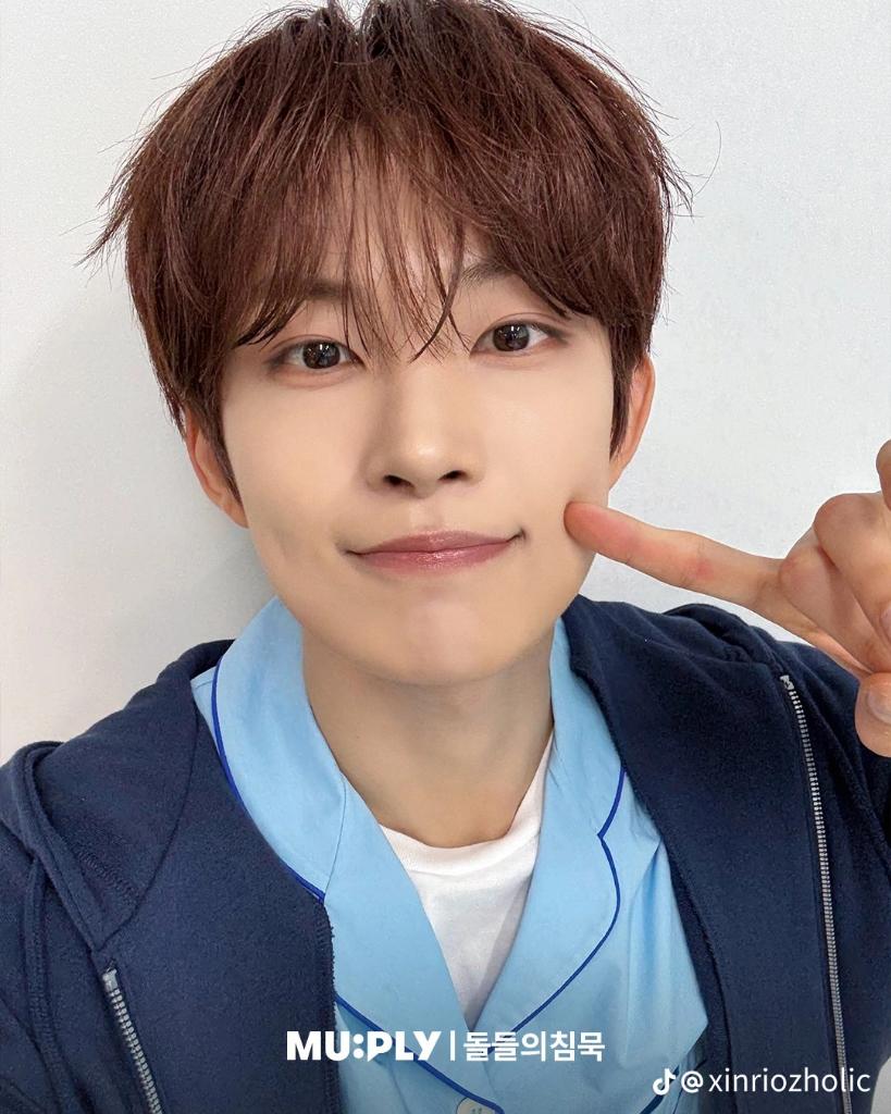 ngwekha's tweet photo. My Smile Boy always be smile and happy 💝💙

Stay strong, Geonwoo.
We’re always here for you

GEONWOO IS THE VICTIM. 
WE STAND WITH HIM.

#WakeoneProtectGeonwoo 
#웨이크원_고소공지_올려 #WakeoneProtectYourArtist 
#웨이크원_아티스트_보호해
@wakeone_offcl @ALD1_official @ALD1staff https://t.co/grJEHCalQ6