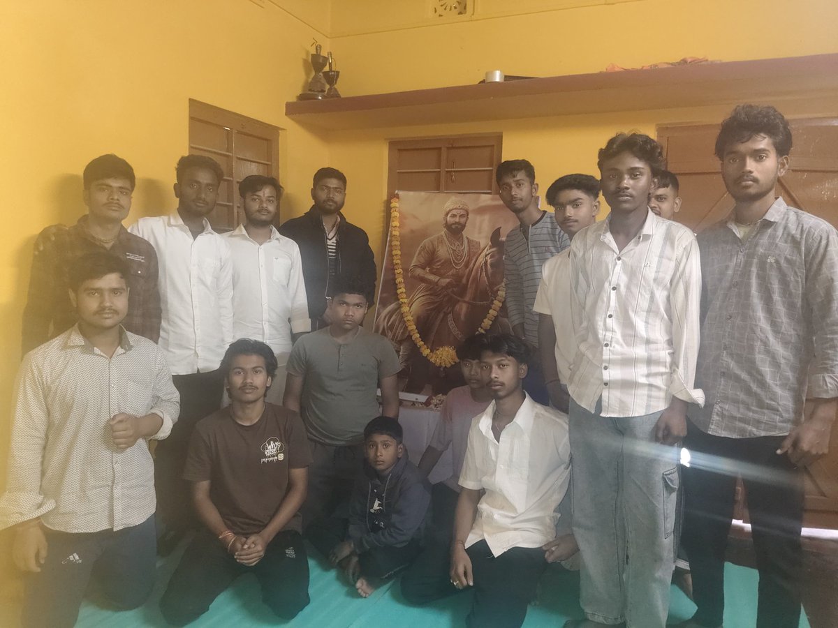 CoochbeharABVP's tweet photo. তুফানগঞ্জ শহর মন্ডল এর পক্ষ থেকে হিন্দু হৃদয় সম্রাট বীর  ছত্রপতি শিবাজী মহারাজ��র জন্মজয়ন্তী উদযাপন এবং যুব শক্তি জাগরণ বৈঠক  অনুষ্ঠিত হল উপস্থিত ছিলেন প্রদেশ সহ-সম্পাদক শুভদীপ শীল ও কোচবিহার জেলা সহ-সংযোজক সম্রাট সরকার.
#ABVPUttarbanga
#ABVPCoochbehar
#chatrapati_shivajimaharaj https://t.co/SoEPG8Mlzn