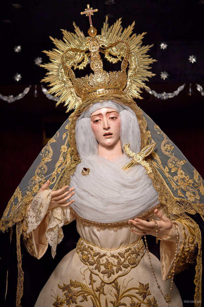 ElMayorDolor's tweet photo. GALERÍA | Santa María de la Encarnación vestida, a falta de joyas, para presidir el rezo de los misterios dolorosos del santo rosario por las calles de la Barzola en la tarde del próximo domingo.

📷 @fransantiph https://t.co/F8zks4aDG1