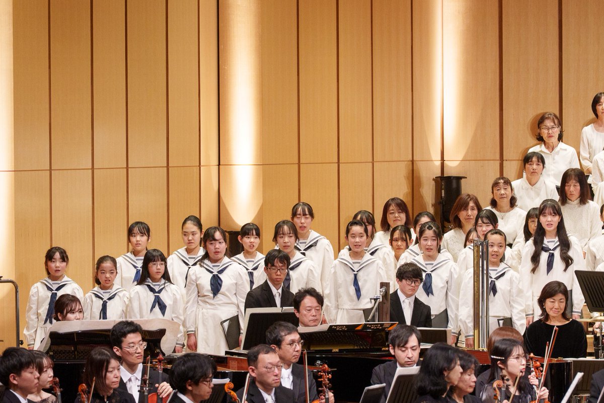 🎼しまね県民コンサート2026
『#カルミナ・ブラーナ』レポート⑧

《#松江プラバ少年少女合唱隊》
2部の荒々しく野性味あふれるシーンを経た第3部から登場👼愛の到来を告げるみなさんの美しくピュアな歌声にすっと風が吹くようでした🪽
ありがとうございました！
