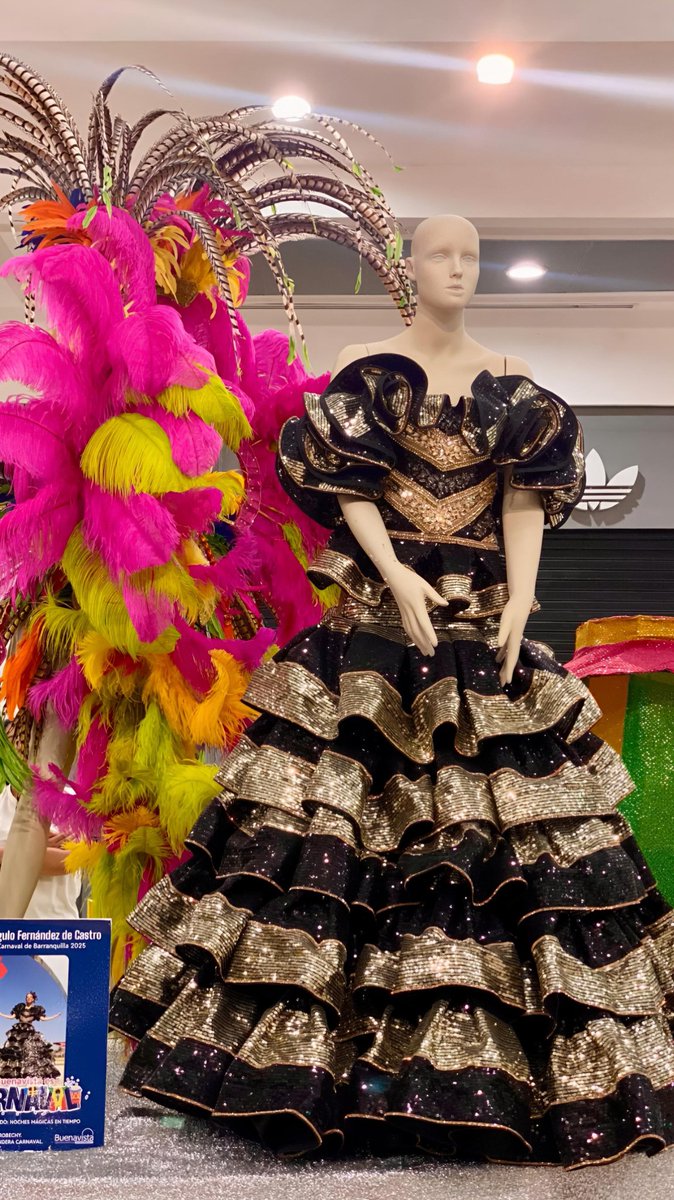 shakiralmynlWT's tweet photo. Te Olvide / Coletica 🔜

@shakira and Beele are currently in Barranquilla, CO shooting a music video for an upcoming project 🇨🇴
The shoot began earlier this week and features visuals from the city's iconic carnival 🎪🎉 https://t.co/2Ecz36frsR