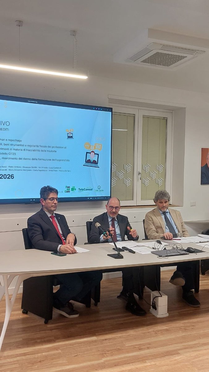 🔝Ieri pomeriggio abbiamo vissuto un momento di alta formazione e confronto. Il Centro Studi CDLNA dell'Ordine dei Consulenti del Lavoro di Napoli ha fatto centro ancora una volta: più di 700 spettatori collegati al webinar.
#ConsulentiDelLavoro #CDLNapoli #FormazioneContinua