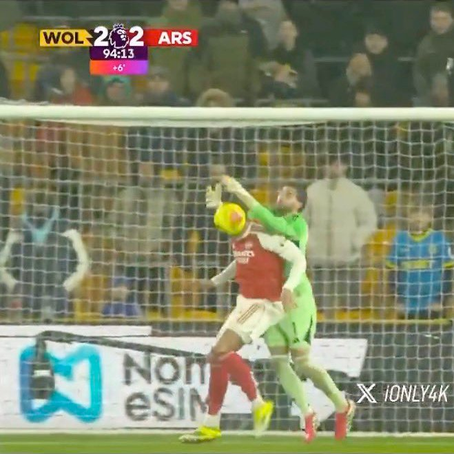 If Arsenal don't win the Premier League because of this mistake - in a season where they've profited so heavily from blocking opposition goalkeepers themselves - these pictures will be used so heavily to troll them.