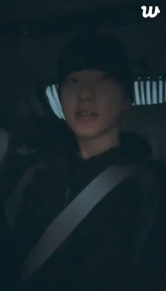 kalau prioritas mah beda, prajurit barak pun sungkem si hoshi live weverse di day 1 puasa #izinn #prioritastanpabatas 🙏🏻