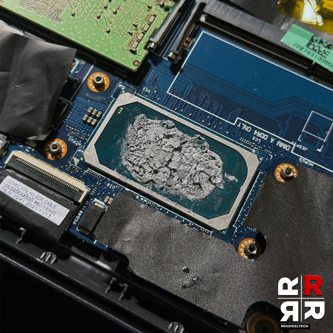 RadikelTech's tweet photo. Laptop Dell inspiron 15 3000
-Overheat and thermal shutdown
-Dust cleaning services and thermal paste replacement

We provide computer and laptop services, including repairs and upgrades, in Ipoh.

For a quick response, reach out to us via WhatsApp at
https://t.co/P5o3Gz3KMv https://t.co/nzZWFvxIZG