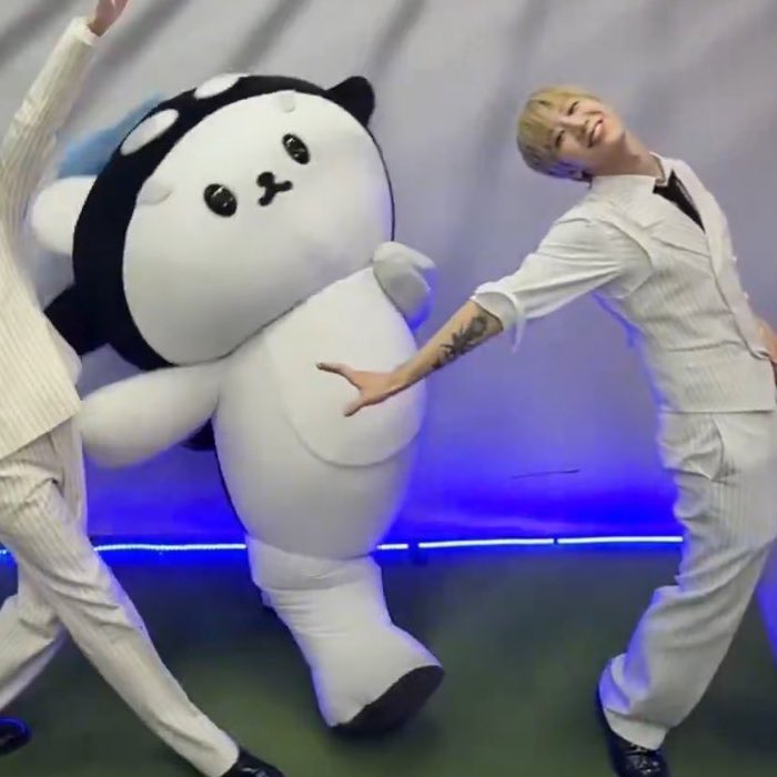 ส่วนชุดทำมาจากเนื้อของโพก้าซัง 😞