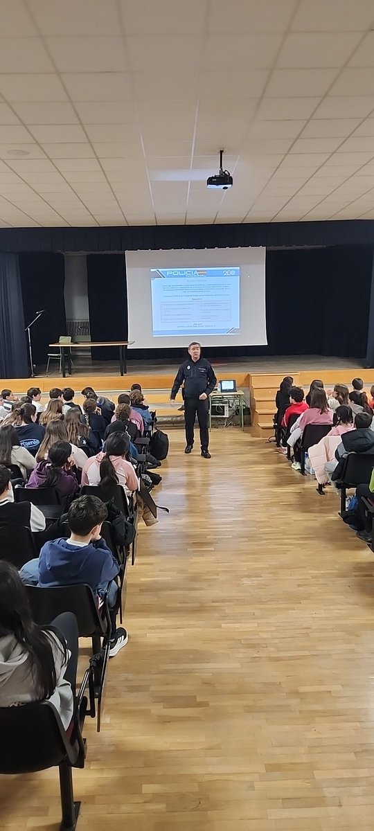 Charla contra el acoso escolar.
Gracias la <a href="/policia/">Policía Nacional</a>