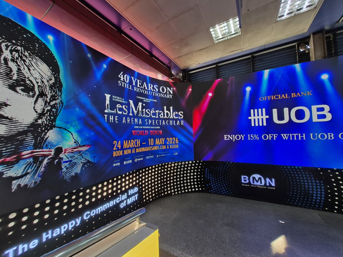 เดินผ่าน BTS อโศก แล้วตกใจ หลงดีใจนึกว่าจะแวะไทย อ่านดีๆอ๋อ ก็สิงคโปร์นั่นแหล่ะ 5555