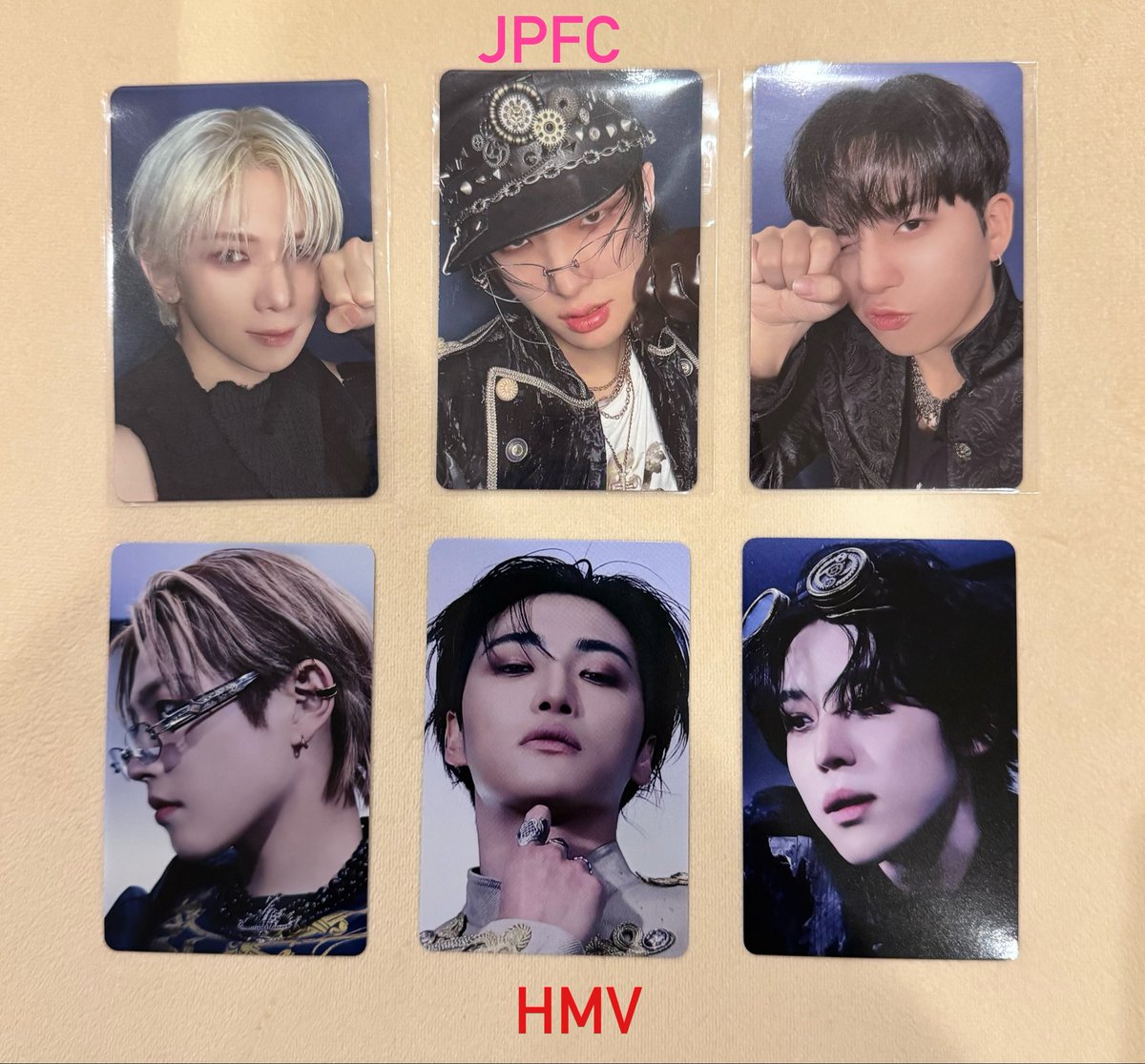 ATEEZ トレカ交換 【譲】画像1枚目 【求】画像2枚目のウヨン(無印の