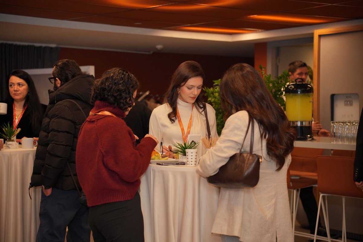 Azra Ülkebaş tweet media