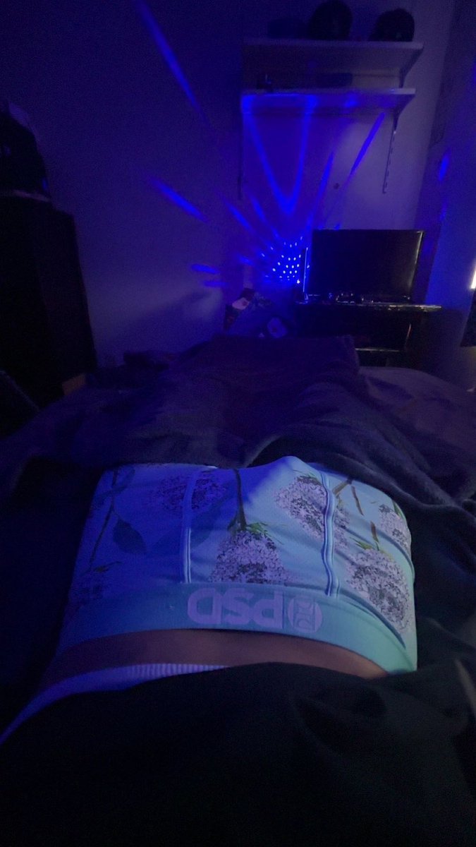 0gz05k's tweet photo. who need sum dick? #teen #dl #str8 #latino https://t.co/Ee86ze50mE