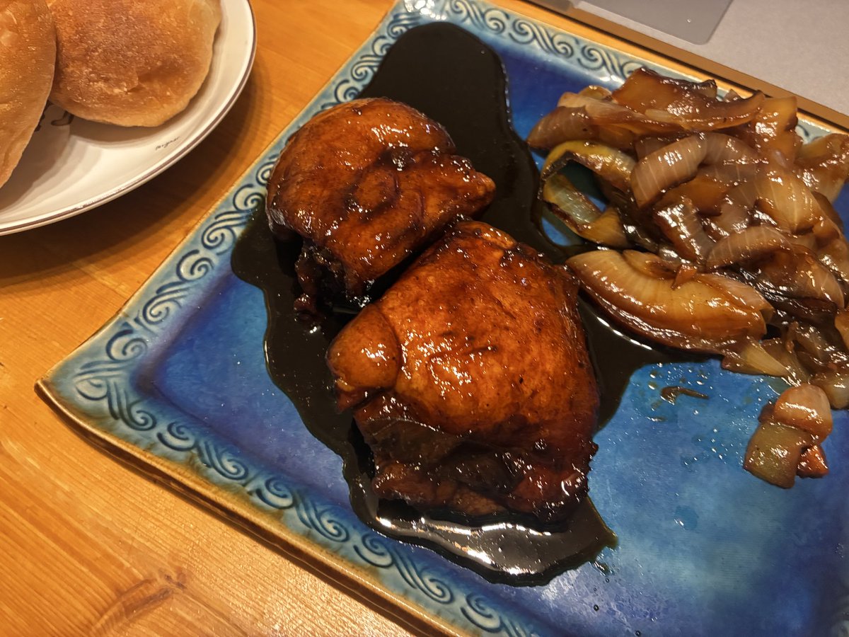 酒を飲みながら豚や玉ねぎを時間をかけて茶色くするのが異様に好き