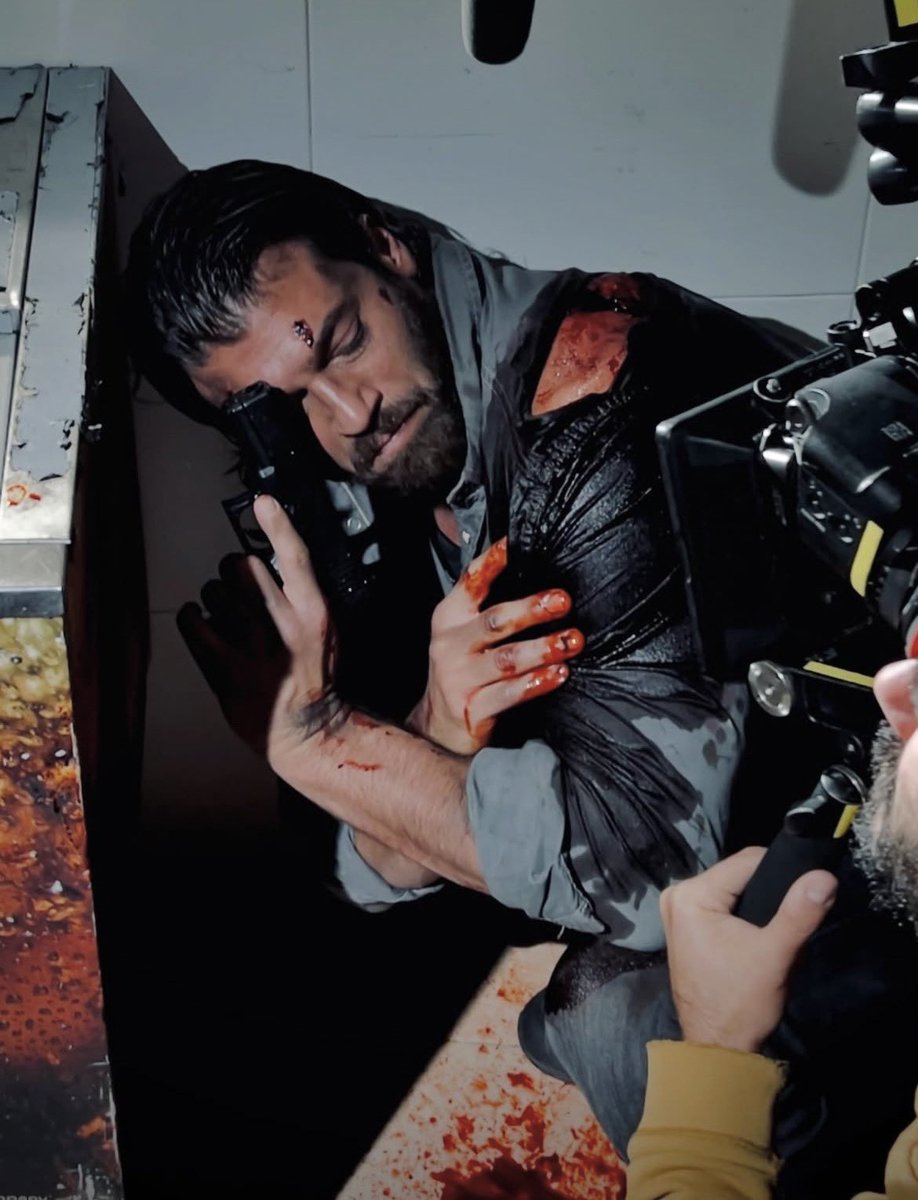 In scene of #ElLabirintodelasmariposas like #Kaplan mode (credit to the author) 
I vote for #CanYaman from Turkiye for The 100 Most Handsome Faces of 2026
#100faces2026 
#tccandler 
<a href="/tccandler/">TC Candler</a>