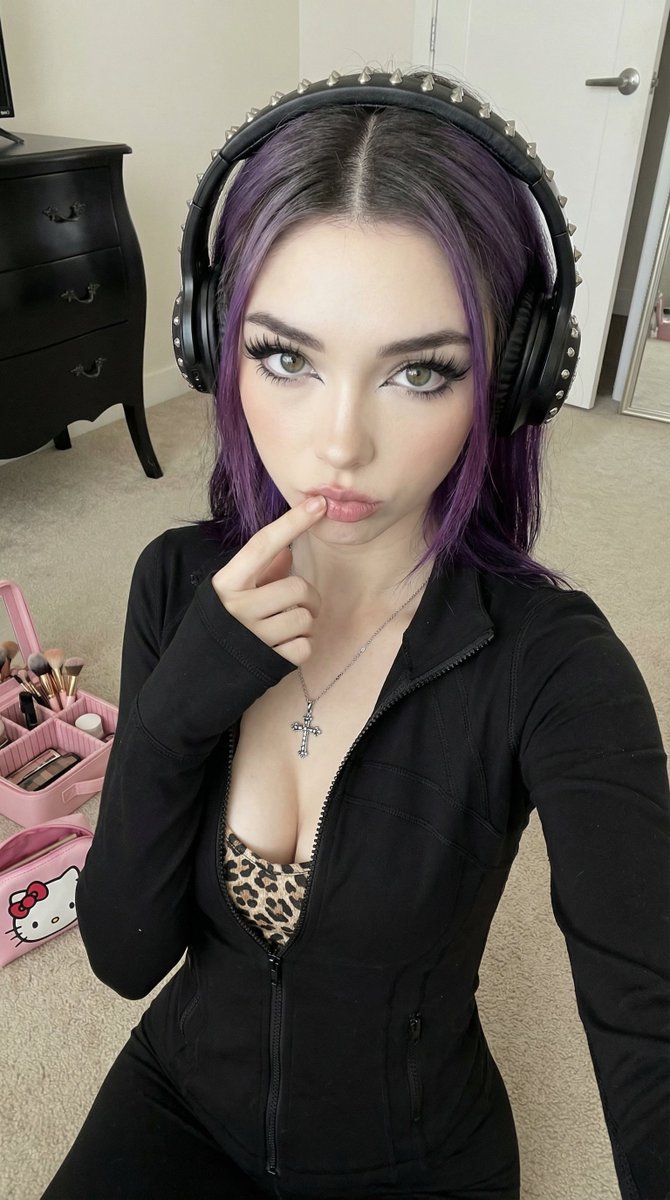 Nyxie 🖤 tweet media