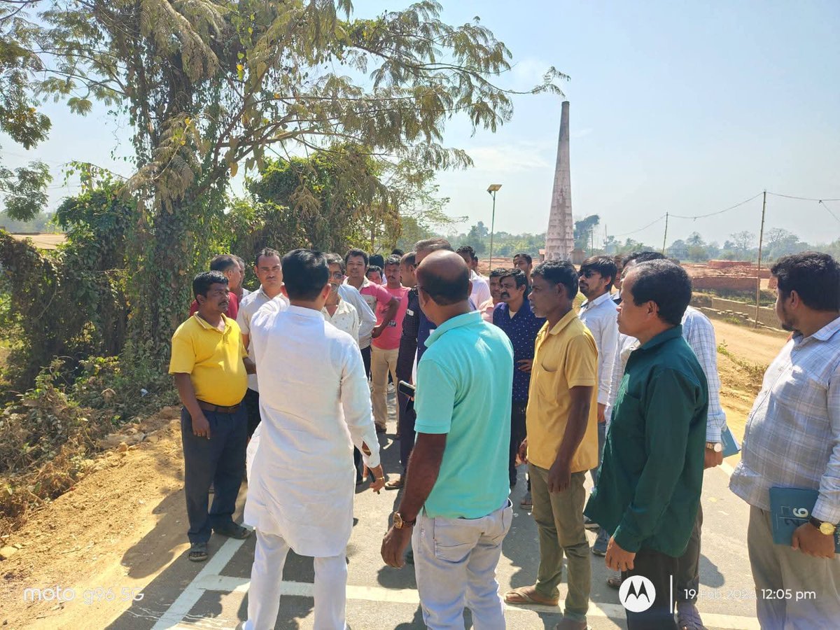 dmkhowai's tweet image. Site visit held to finalize location for proposed Rural Hut in Khowai.
Baraiguta Bazar, Shantinagar GP (Khowai RD Block) proposed after assessing market access &amp;amp; public convenience.
#KhowaiDistrict #RuralDevelopment #TRLM #SHG