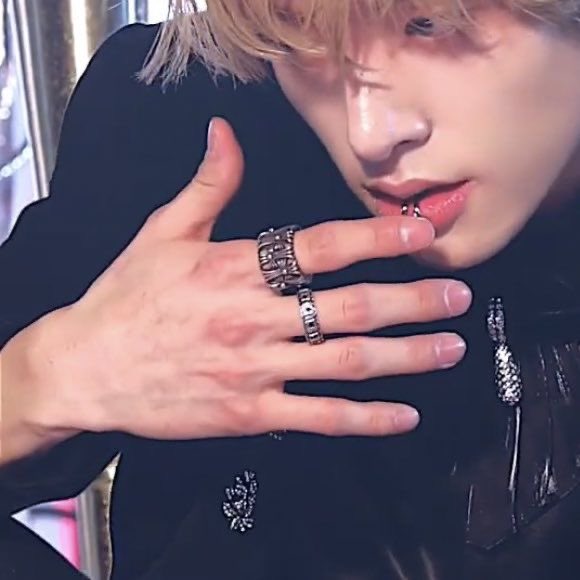 ขอจัดอันดับผู้ชายที่หล่อยันมือที่สุดนะครับ กุให้เลย พี่เจคหล่อของจริง